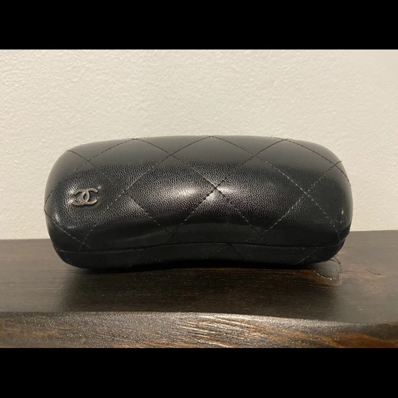 CHANEL 5153 c.1157/3B 64-11-135 2N Polished Black Tan/Brown Gradient Sunglasses - Picture 2 of 7